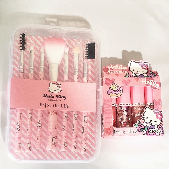 Hello Kitty Mocallure Lip Gloss Lipstick Kit Set NEW Gift Girl Make-Up Brushes - Picture 1 of 7